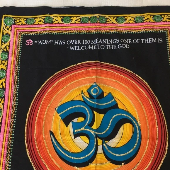 Aum Scarf - Picture 4 of 4